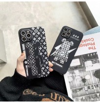 ヴィトン iPhone 12/12mini/12proケース 熊 lv iPhone 11/11pro/11pro max携帯ケース かっこいい ルイビトン アイフォン x/xs maxスマホケース 男女兼用 おしゃれ アイホン xr/xsカバー ファッション 偽物 iPhone 7/8 plus携帯カバー 送料無料