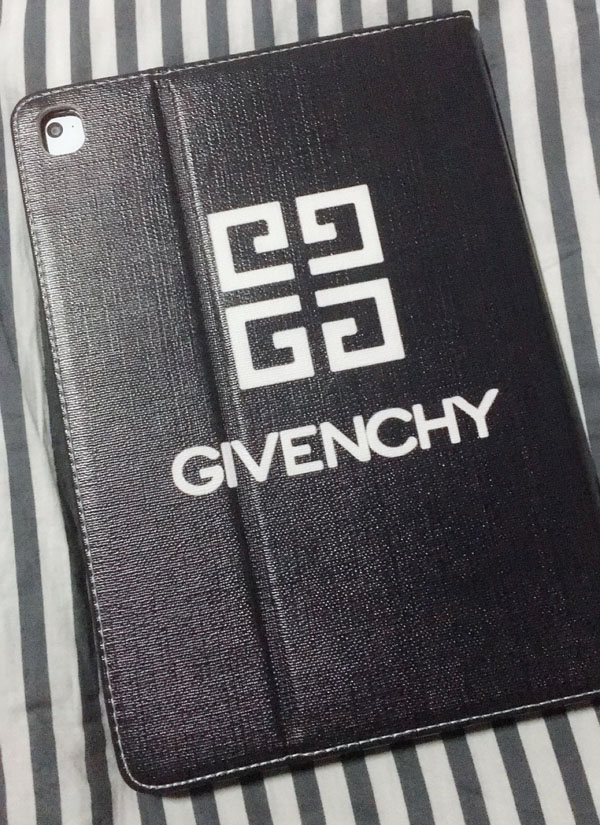 ジバンシィ givenchy iPad mini3ケース