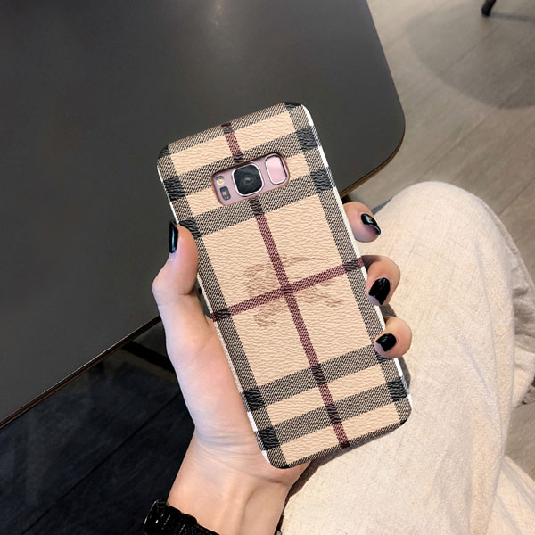 burberry galaxy S10eカバー