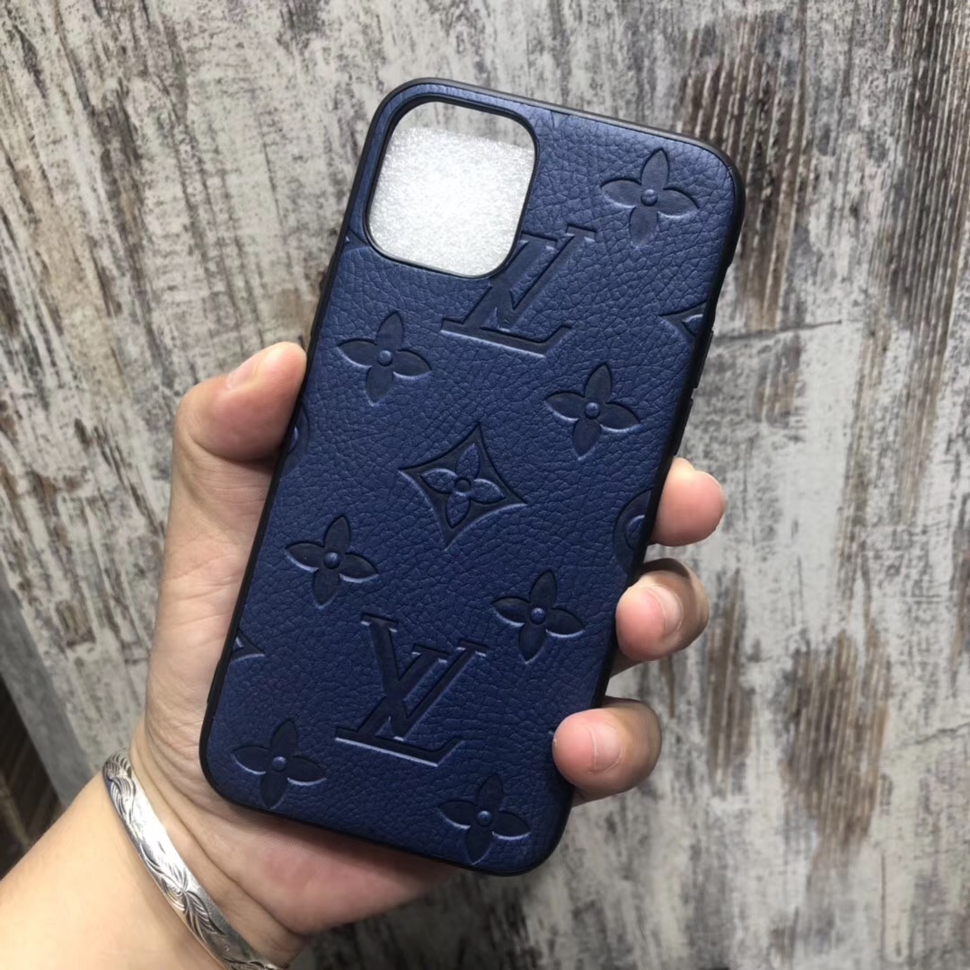 VUITTON iPhone11proカバー - iPhoneケース