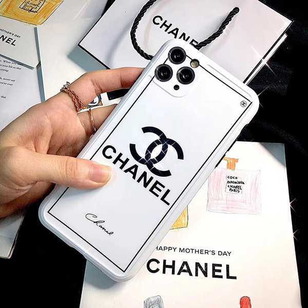 3／３１まで　新品未使用　CHANEL iPhone 11ケーススマホアクセサリー