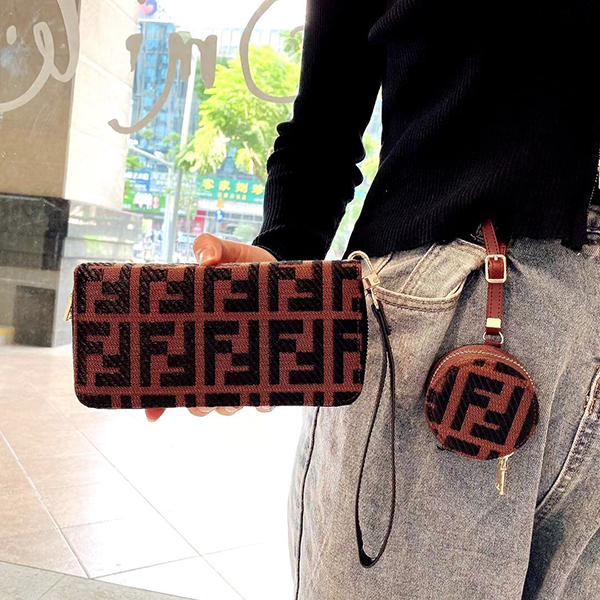 fendi AIRPODSケース