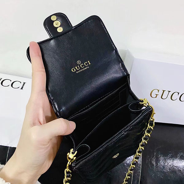 手帳型 gucci おしゃれ 携帯ケース アイフォン カバー チェーン付き