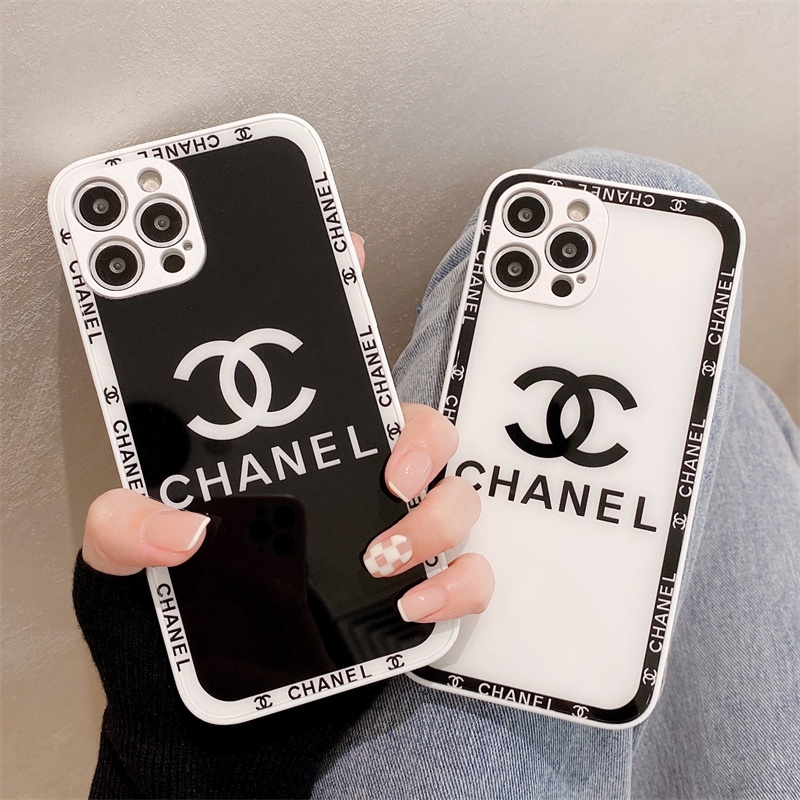 CHANELシャネル　iPhoneケース